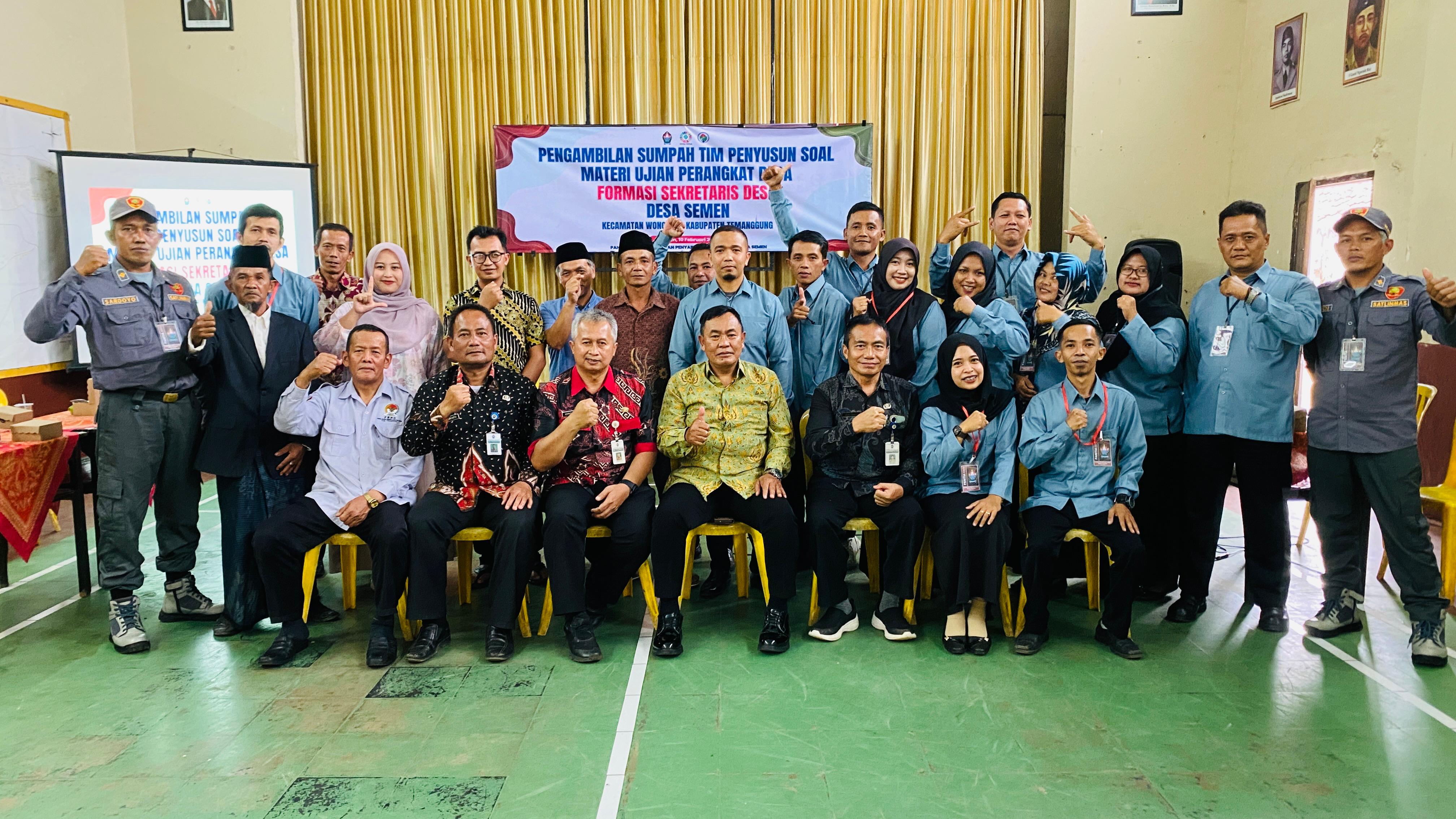 Pengambilan Sumpah Tim Penyusun Soal Materi Ujian Sekdes Desa Semen Kecamatan Wonoboyo